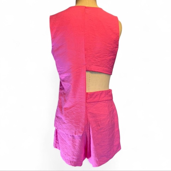 💗 Brazilian Hot Pink Asymmetrical Vest & Shorts Set – Resort Vacation Fit 💗 - Picture 2 of 5